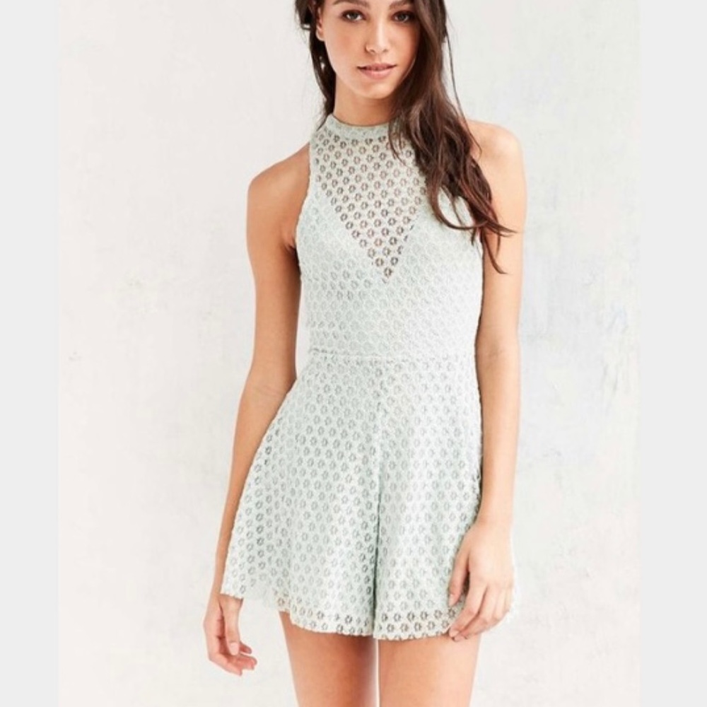 NWT-SILENCE + NOISE Ivory lace cutout back romper.